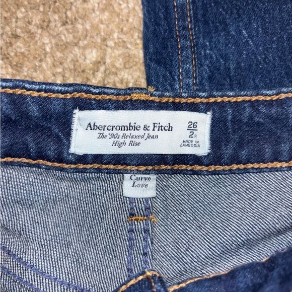 Abercrombie & Fitch The 90’s Relaxed Jean High Rise 26/2R - Picture 3 of 3